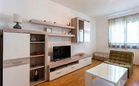 Apartment Anna With Free Private Parking