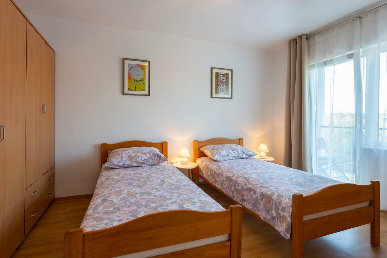 Apartment Anna With Free Private Parking Póla Kültér fotó