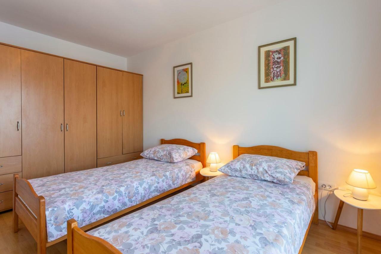 Apartment Anna With Free Private Parking Póla Kültér fotó
