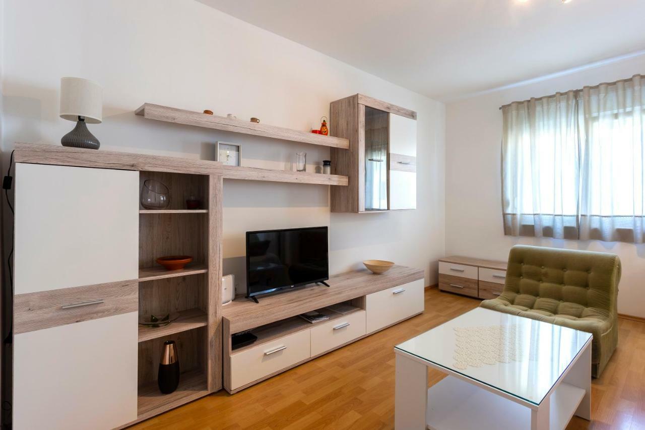 Apartment Anna With Free Private Parking Póla Kültér fotó